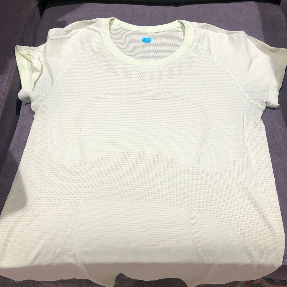 Lululemon swiftly tech short sleeve size 8